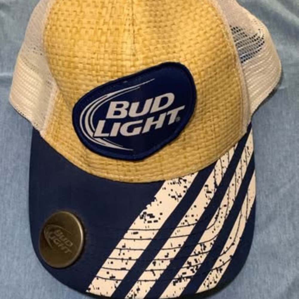 Men’s Bid Light  Mesh Trucker Hat
